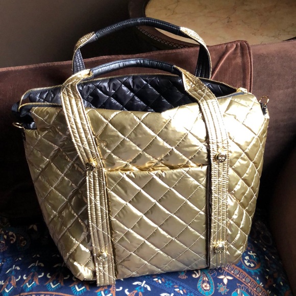 Goldno.8 Handbags - 🌞Overnight Travel or Carry On! Stunning & Like New Lightweight Reversible Tote!